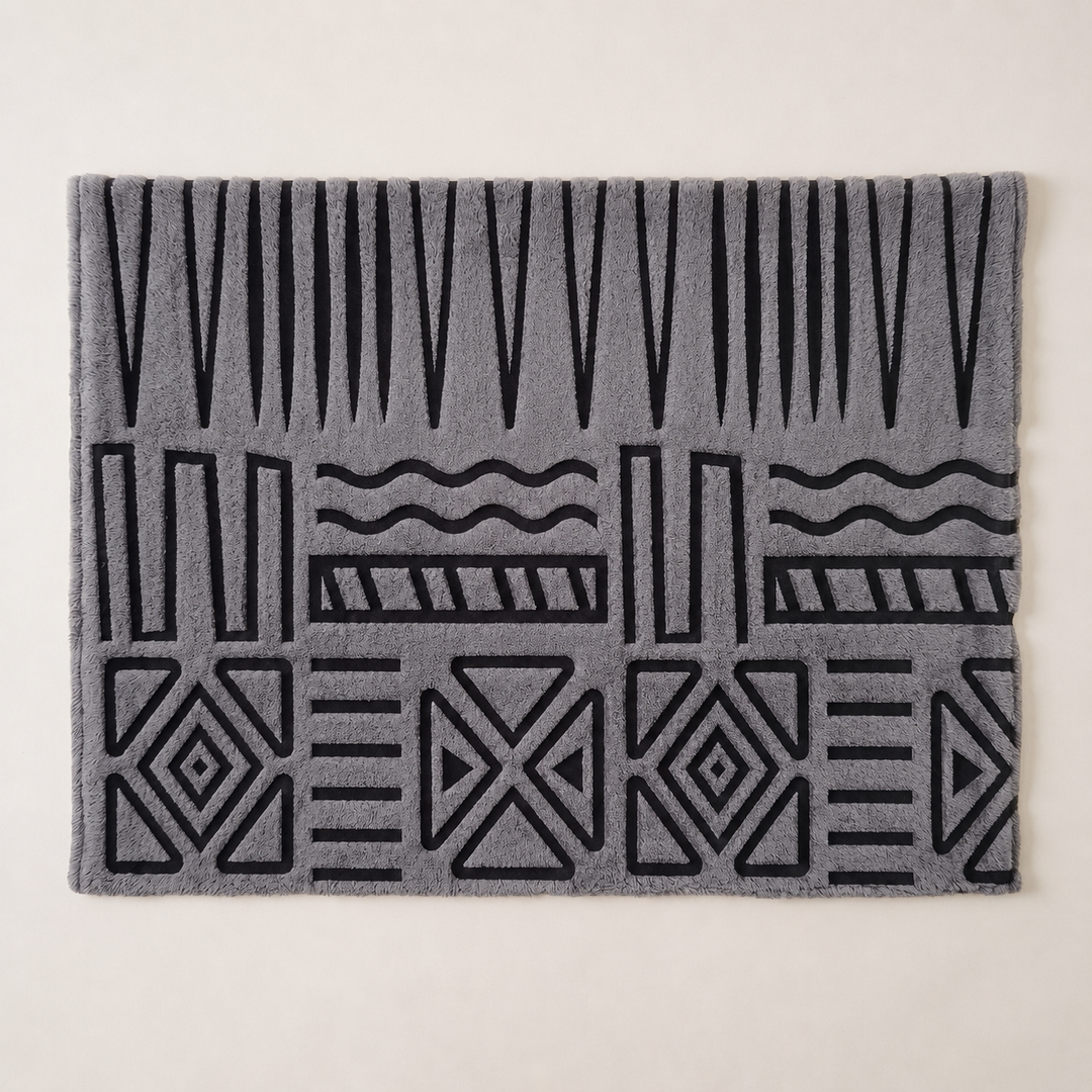 Noma | Fleece Sofa Throw Cover with Oversized Abstract Geometric Pattern