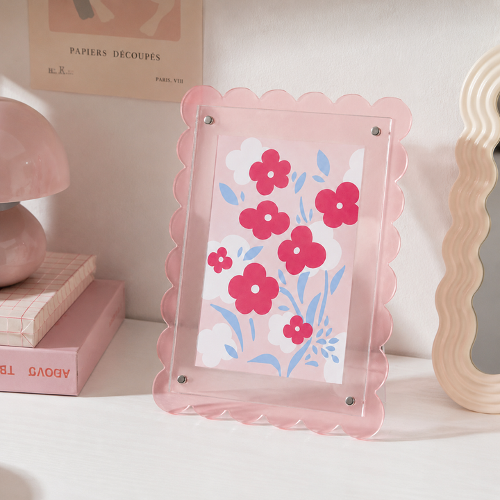 Zinny Scalloped Acrylic Photo Frame | 7-Inch Colorful Desk Display