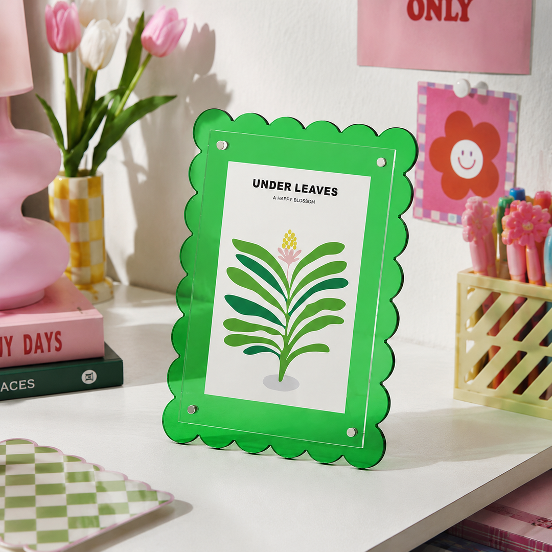 Zinny Scalloped Acrylic Photo Frame | 7-Inch Colorful Desk Display