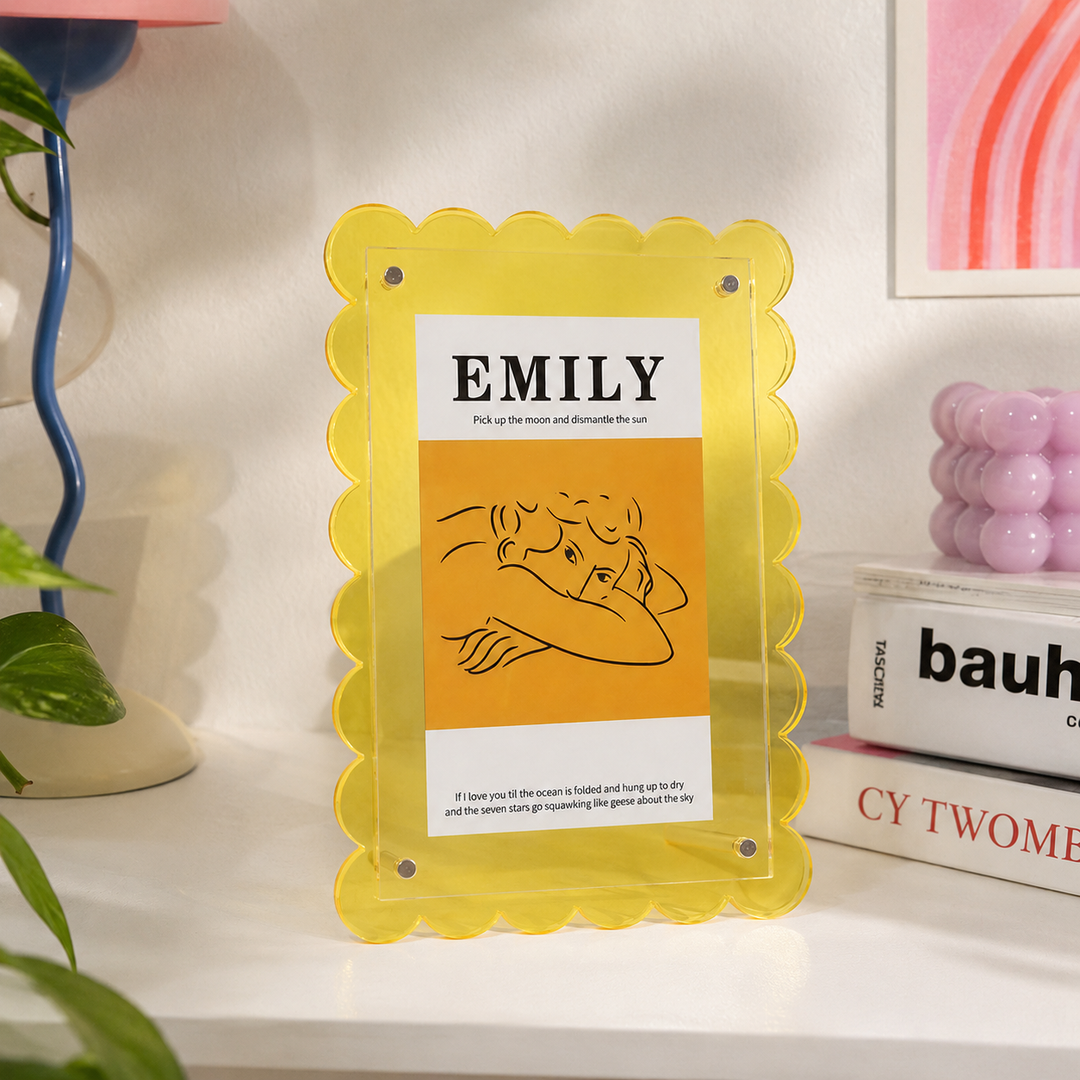 Zinny Scalloped Acrylic Photo Frame | 7-Inch Colorful Desk Display