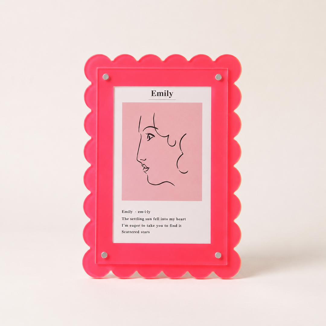 Zinny Scalloped Acrylic Photo Frame | 7-Inch Colorful Desk Display
