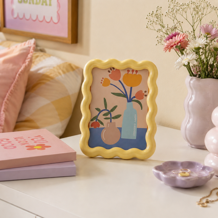 Squiggo Wavy Scalloped Frame | Colorful Squiggle Photo Frame for Desk or Wall