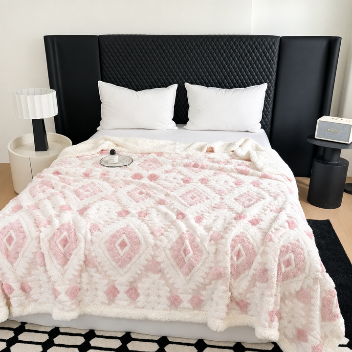 Yuki | Double-Layer Sherpa Throw Blanket with Tufted Geometric Pattern