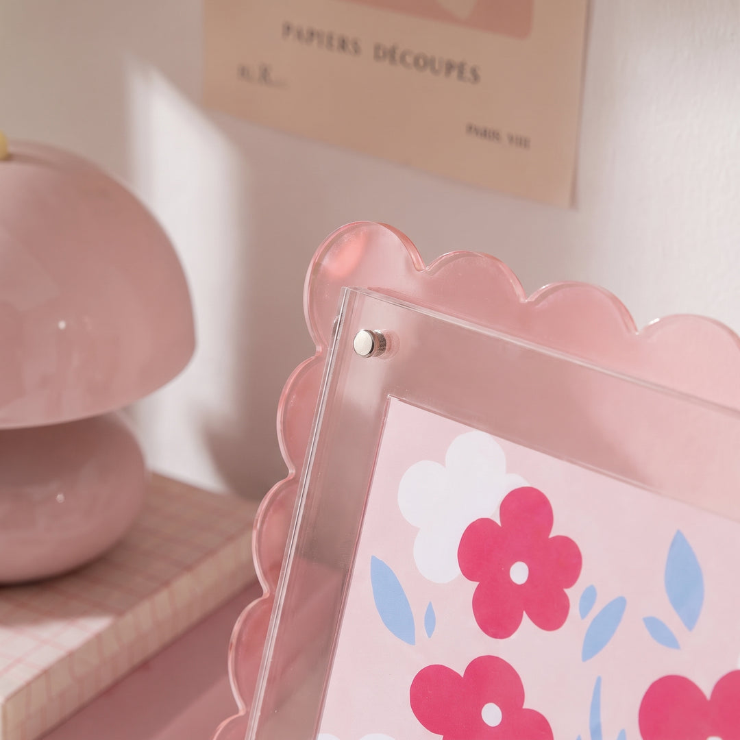 Zinny Scalloped Acrylic Photo Frame | 7-Inch Colorful Desk Display