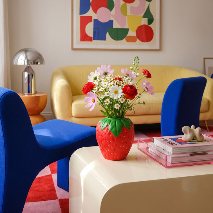 Rubina | Strawberry-Shaped Vase with Textured Seed Detail