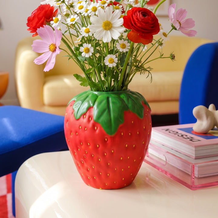 Rubina | Strawberry-Shaped Vase with Textured Seed Detail