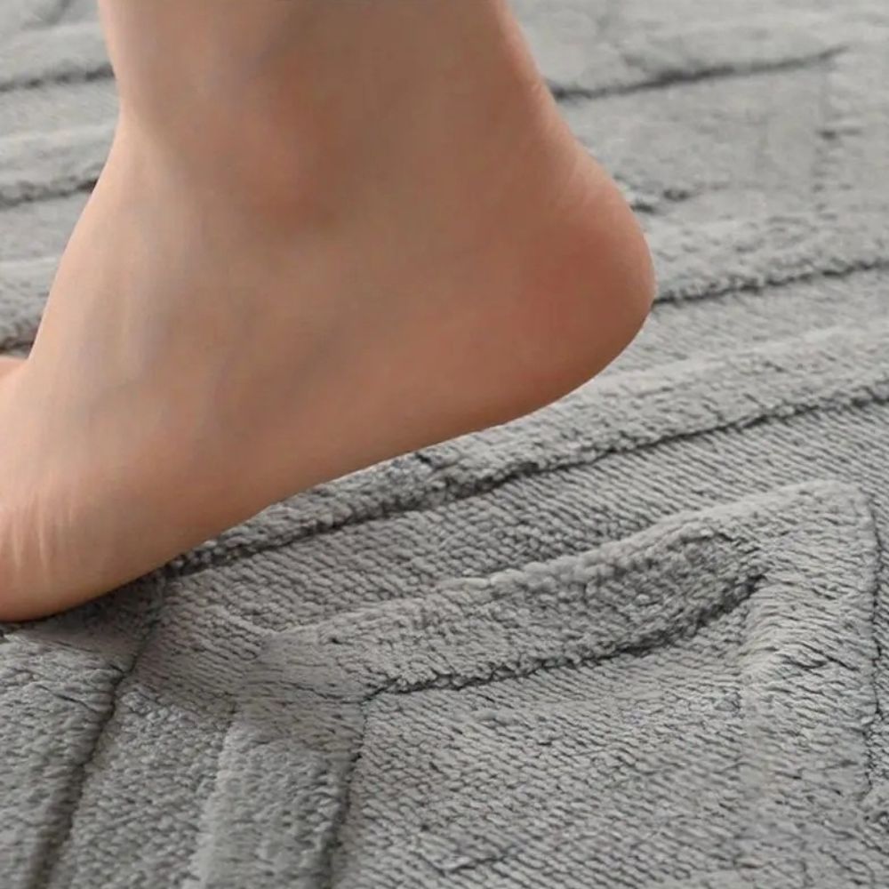 Raya | Bath Mat – Ultra-Soft Microfiber, Diamond Jacquard Design 3