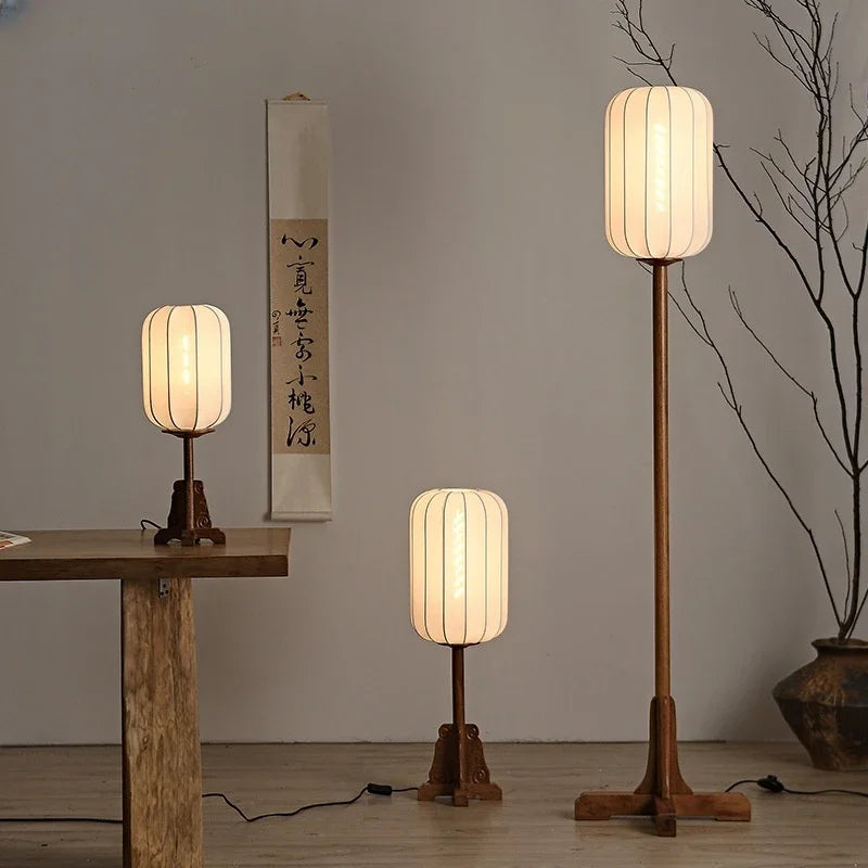 Solin Fabric Floor Lamp – Wooden Base with Soft Ambient Light