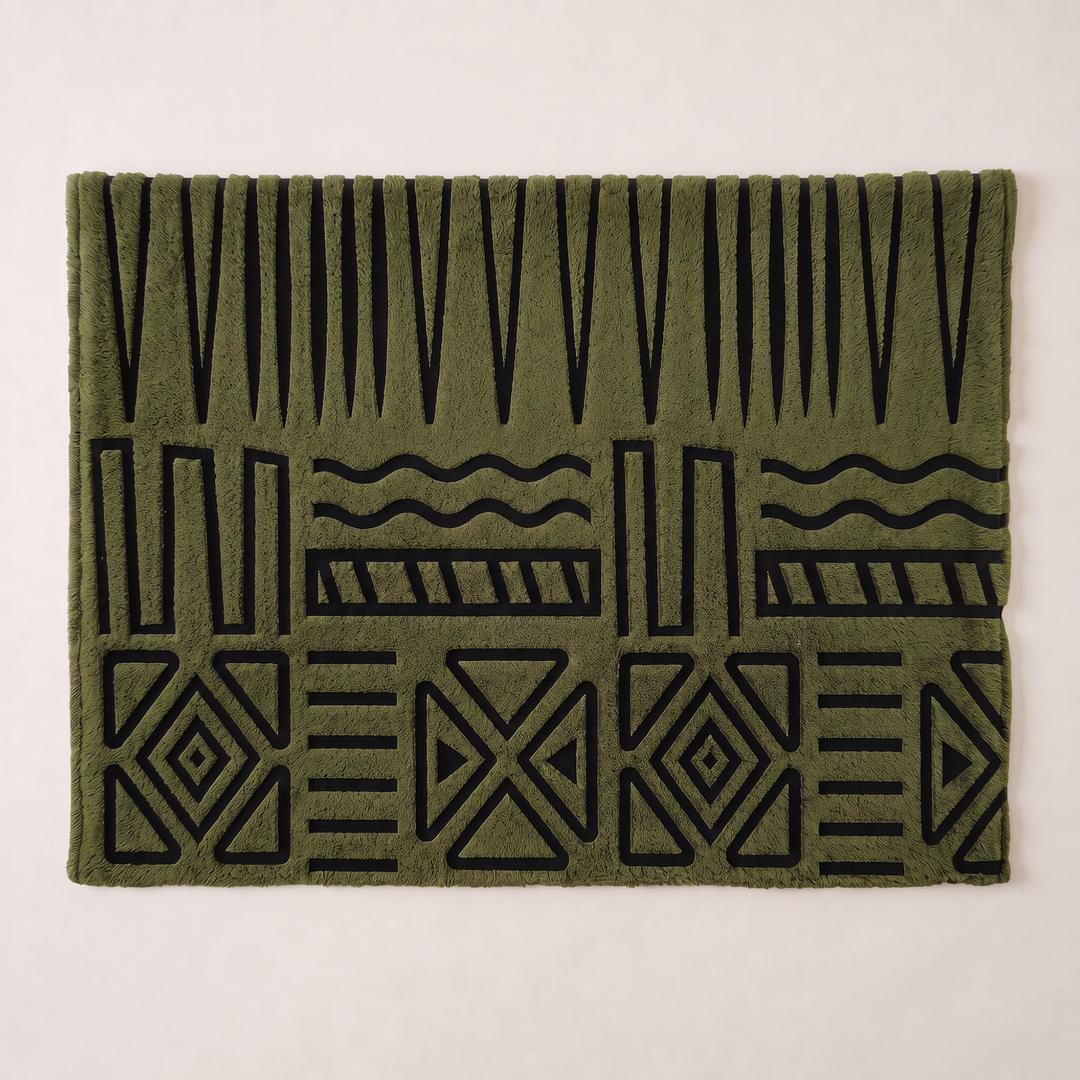 Noma | Fleece Sofa Throw Cover with Oversized Abstract Geometric Pattern